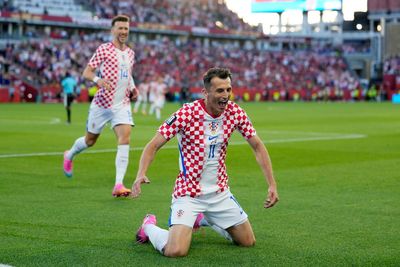 Croatia pile pressure on England with nervy World Cup win over eliminated Panama