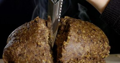 English teen brands Scottish officers ‘haggis breath’ after threats to kill mum
