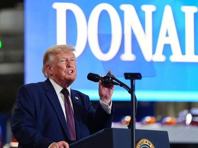 US judge vacates Trump immigration courthouse arrest policies