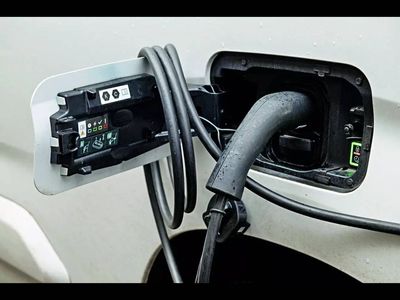 Chinese EV makers are shut out of India - but their tech isn't