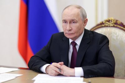 Putin ‘ready for peace talks’ after Ukraine strikes key Russian sites
