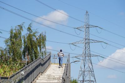 Britain’s electricity grid operator issues system warning due to extreme heat