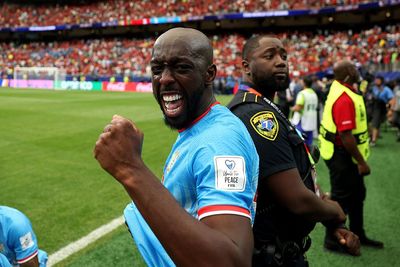 Who are the ITV pundits, presenters and commentators for Colombia vs DR Congo?