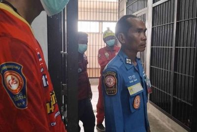 Man suspected of raping stepdaughter found dead in police cell