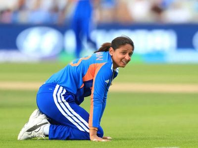 Harmanpreet needs to play her natural game: Shikha Pandey