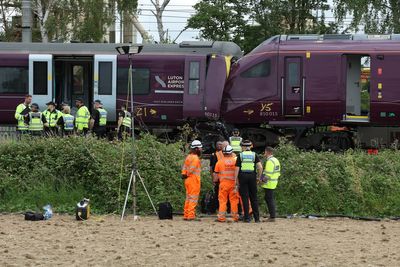Train driver who died in Bedford crash went through red signal, investigators reveal