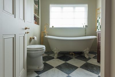 5 of the Best Farrow & Ball Colors for a Bathroom That Designers Turn to Time and Time Again