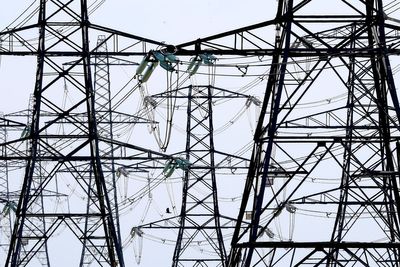 Britain’s electricity grid operator cancels power warning amid heatwave