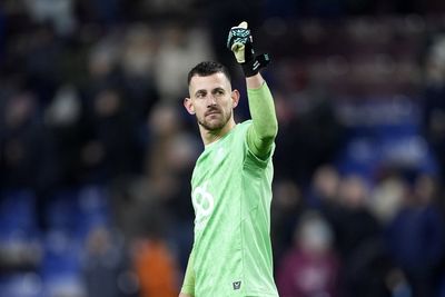 Tottenham sign former Man United goalkeeper on free transfer as Guglielmo Vicario nears exit door