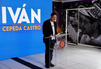 Colombia’s leftwing candidate concedes election to Trump-endorsed millionaire