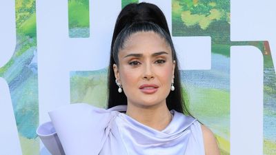 Salma Hayek's short 'crushed ice' nails are the simple summer mani that'll work with every outfit