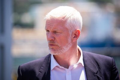 Ex-defence minister Al Carns sets out ‘five tests’ for leadership contenders