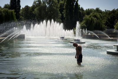 Forecasters warn of even higher temperatures amid sweltering heatwave