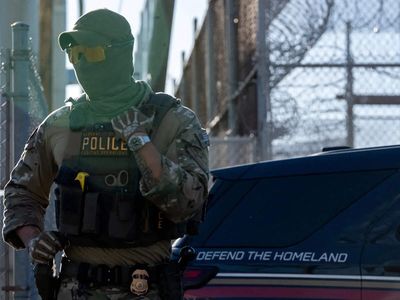 US immigration custody death rate at decade high: Rights groups