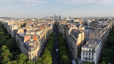 Paris dream turns to nightmare as rooftop dwellers bake in historic heatwave