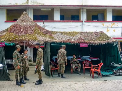 Kolkata warehouse collapse toll rises to 10, Army radar deployed as search enters second day