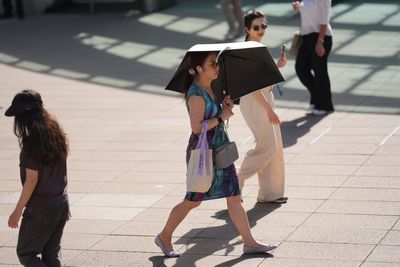 Heatwave brings more disruption as temperature records look likely to tumble
