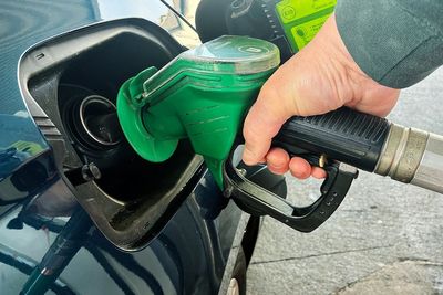 When will petrol prices fall after oil drops to lowest amount in months?