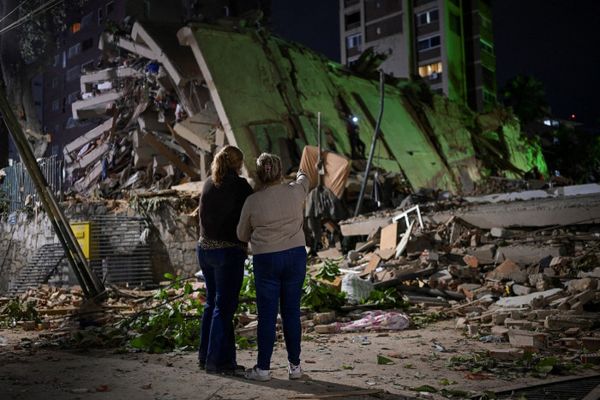 Thousands feared dead after Venezuela quakes