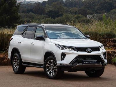 What makes Toyota a low-risk bet in the pre-owned SUV segment?