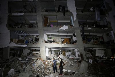 Thousands of Venezuelans Seek Missing Loved Ones as Internet Censorship Complicates Earthquake Response