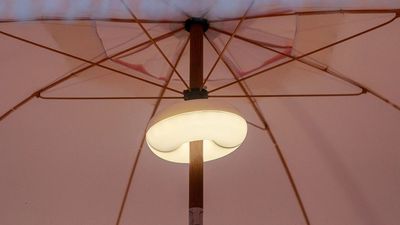This Smart Light Transforms Your Garden Parasol Into a Floor Lamp — It's Wireless, Under £40, and Quickly Clicks Into Place Using Magnets