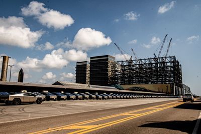Worker’s Death at SpaceX Factory Followed Hundreds of Injuries in Recent Years