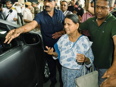 Rabri Devi asked to vacate official bungalow by June 29, failure to comply will result in legal action