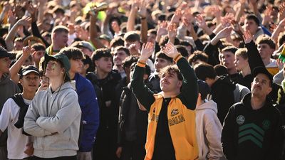 Flares and chants as thousands cheer on Socceroos