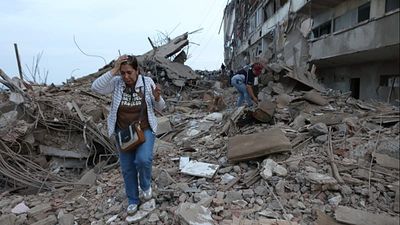 Death toll from Venezuela earthquakes rises to 589, search and rescue efforts continue