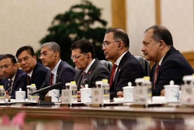 Bangladesh urges China to reduce trade gap