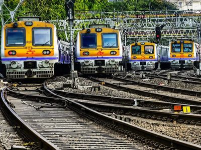 Mumbai: Western Railway's services delayed due to overhead equipment snag