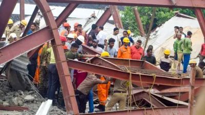 Kolkata warehouse collapse: Death toll rises to 15, rescue ops continue on third day