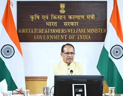 Union minister Shivraj Singh Chouhan shares agricultural experience, urges farmers to adopt traditional farming methods
