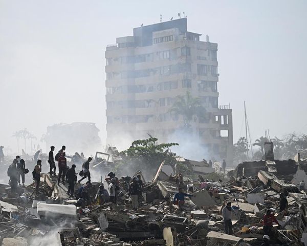 Venezuela earthquakes: frantic search for survivors continues, with 235 confirmed dead so far – latest updates