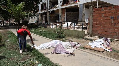 Venezuela earthquakes: bodies recovered as rescue efforts continue in La Guaira