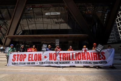 As billionaires’ wealth soars, US workers struggle: ‘The rich keep getting richer for no good reason’