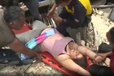 Hope in Venezuela as woman is pulled alive from earthquake rubble