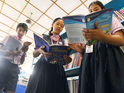 Three-language formula: Class 7-9 students can continue with existing combo, says CBSE