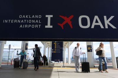 Airfare remains expensive even though jet fuel prices have fallen amid Iran peace deal