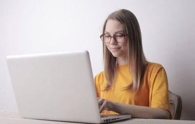 From Deepfake Voice Cons to Bank Imposters — 6 Grifts Women Need to Know About
