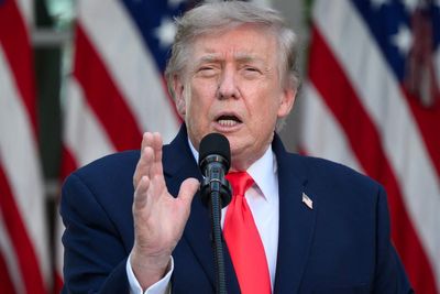 Trump boasts about his 65% approval rating - except that no poll shows it that high