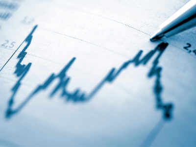 European shares slip as tech selloff bites, Zalando slides