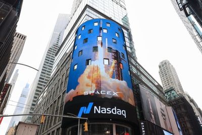 SpaceX's Active Docking On Nasdaq 100 May Spur $4.3 Billion Passive Bounty