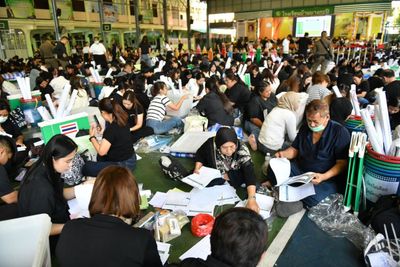 City Hall vows transparency on eve of Bangkok election