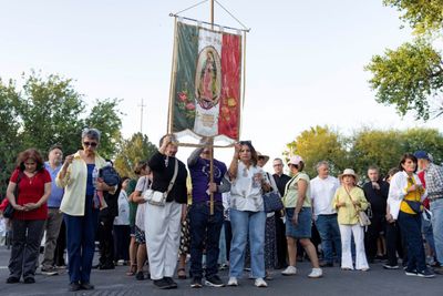 US-Mexico ‘border mass’ honours migrants