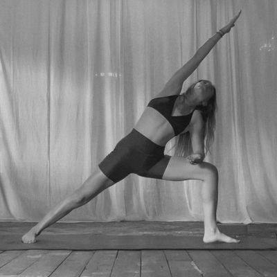 Experts Say These Are the 9 Healthy Ageing Habits Midlife Women Often Miss