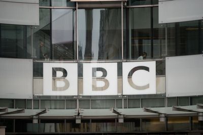 Age UK urges ‘leave no-one behind’ as BBC ends long-wave radio broadcasts