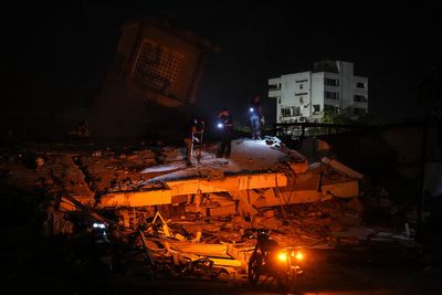 Race against time to save 51,000 missing people in Venezuela earthquake rubble