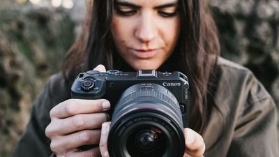 In omitting a viewfinder, the Canon EOS R6 V camera misses the mark for me